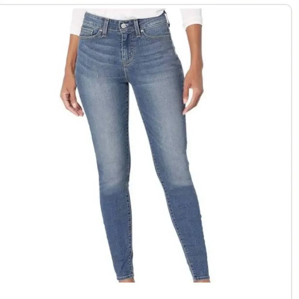 Levi’s Women Signature Mid Rise Skinny Jeans Sz 8 - Picture 1 of 5